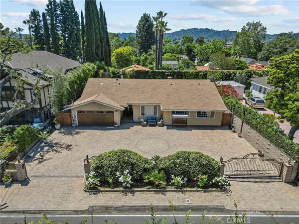 10544 Camarillo St, North Hollywood, CA 91602