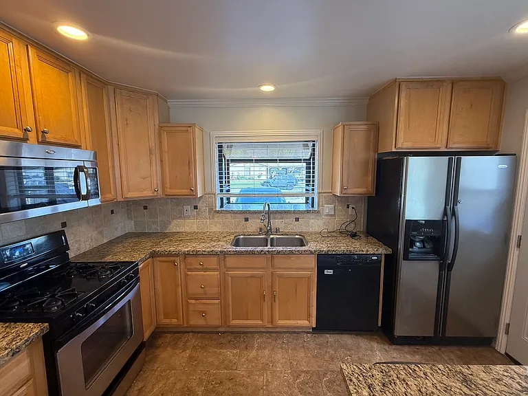 21111 Winterset Dr — Photo 3