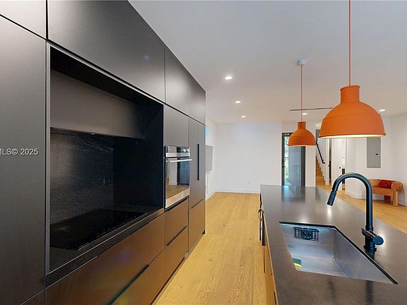 3rd image of 353 NW 50th St #353