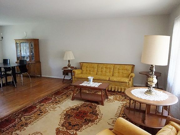 4th image of 14 Knollwood Dr