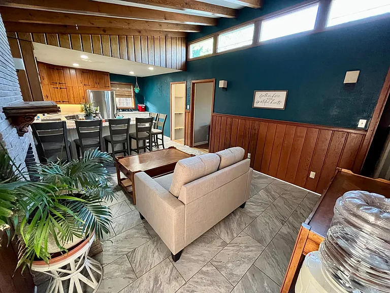 3518 Lynette Dr — Photo 12