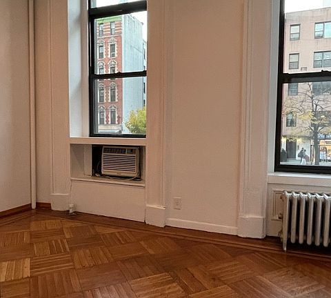 4th image of 320 E 14th St #1B