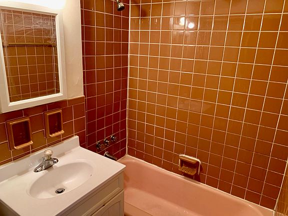 4th image of 9015 W Thurston Ave