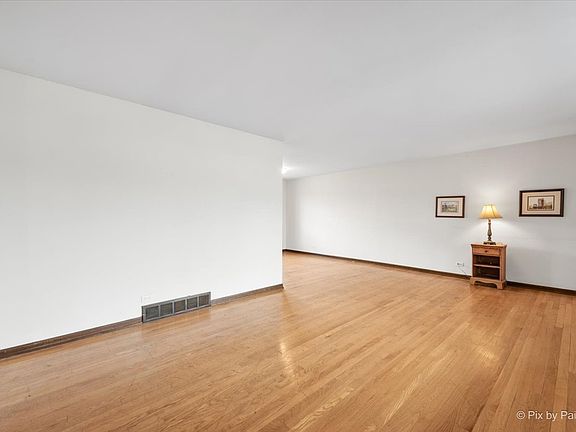 3rd image of 1100 S Church Rd