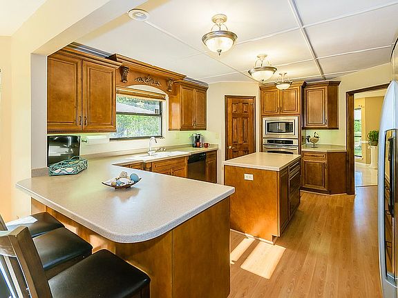 3rd image of 3422 Cormorant Cove Dr