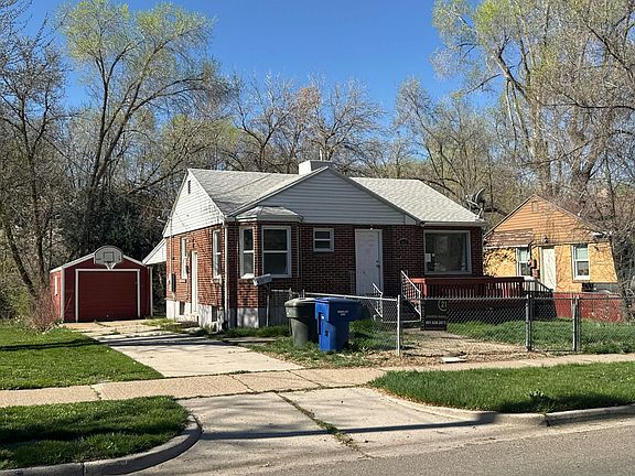 3rd image of 917 Sullivan Rd