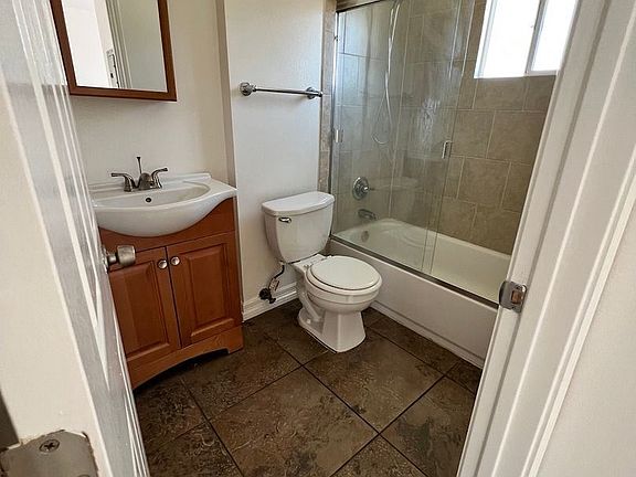 5th image of 1631 1/2 W 81st St #10445580