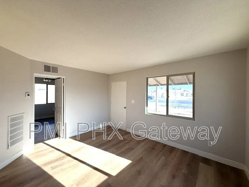 1 bed, 1.0 bath, 532 sqft, $795 — Photo 2