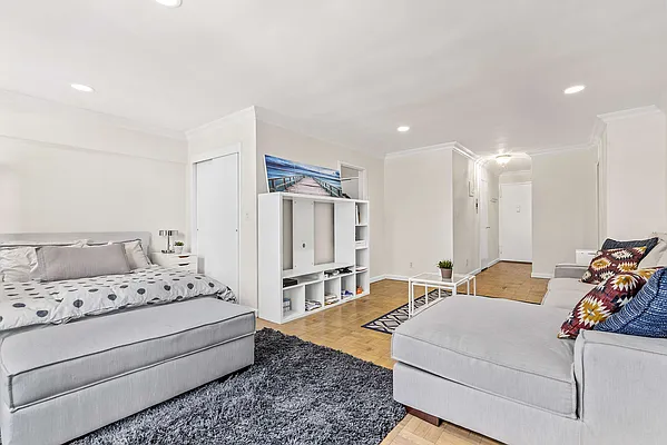 Sold by Compass | media 3