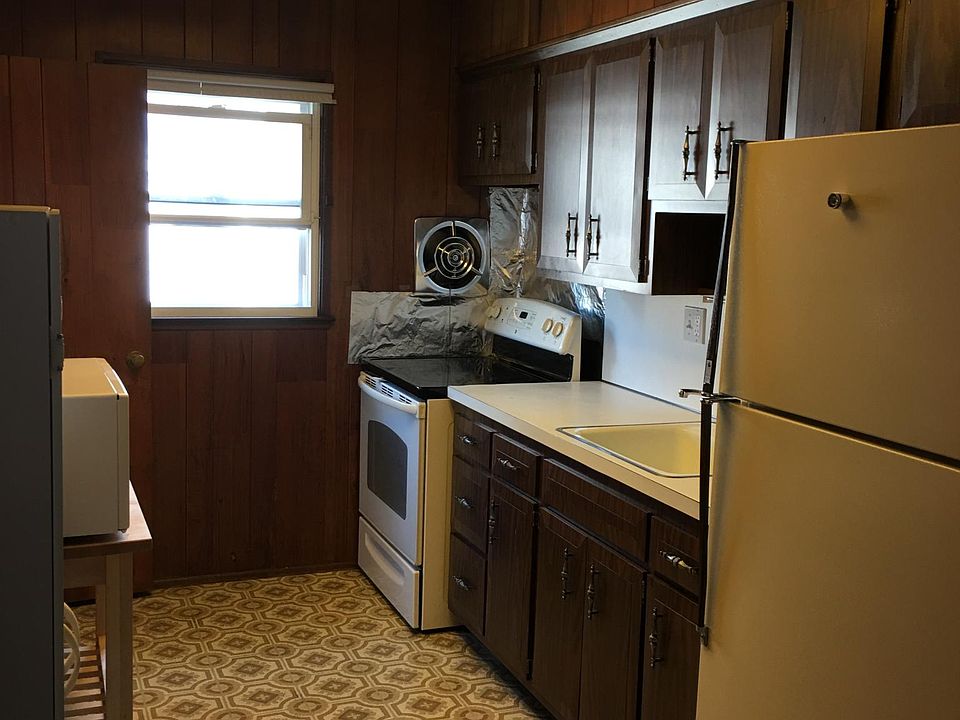1st image of 23 Jefferson Ave Floor 1