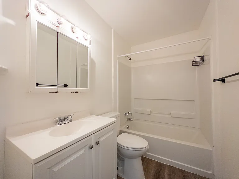 Whiteland Ave Apartments — Photo 4