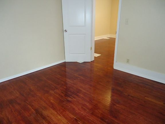 4th image of 428 Wilkes Ave