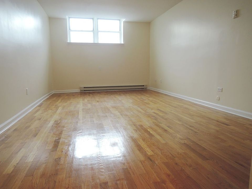 2nd image of 3128 29th St #L4