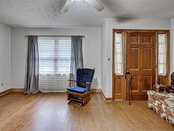 5th image of 4142 Sadie Rd