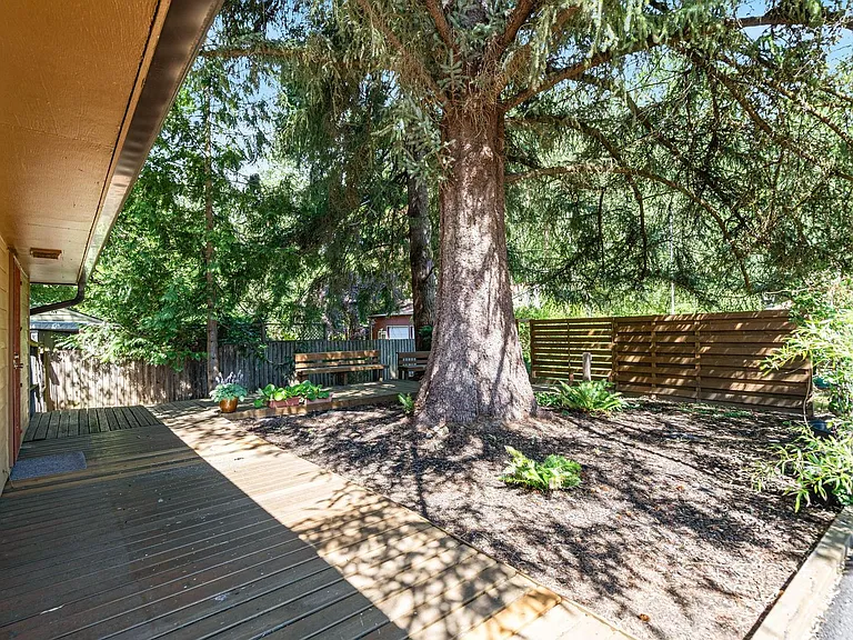 7505 SW Alden St — Photo 29