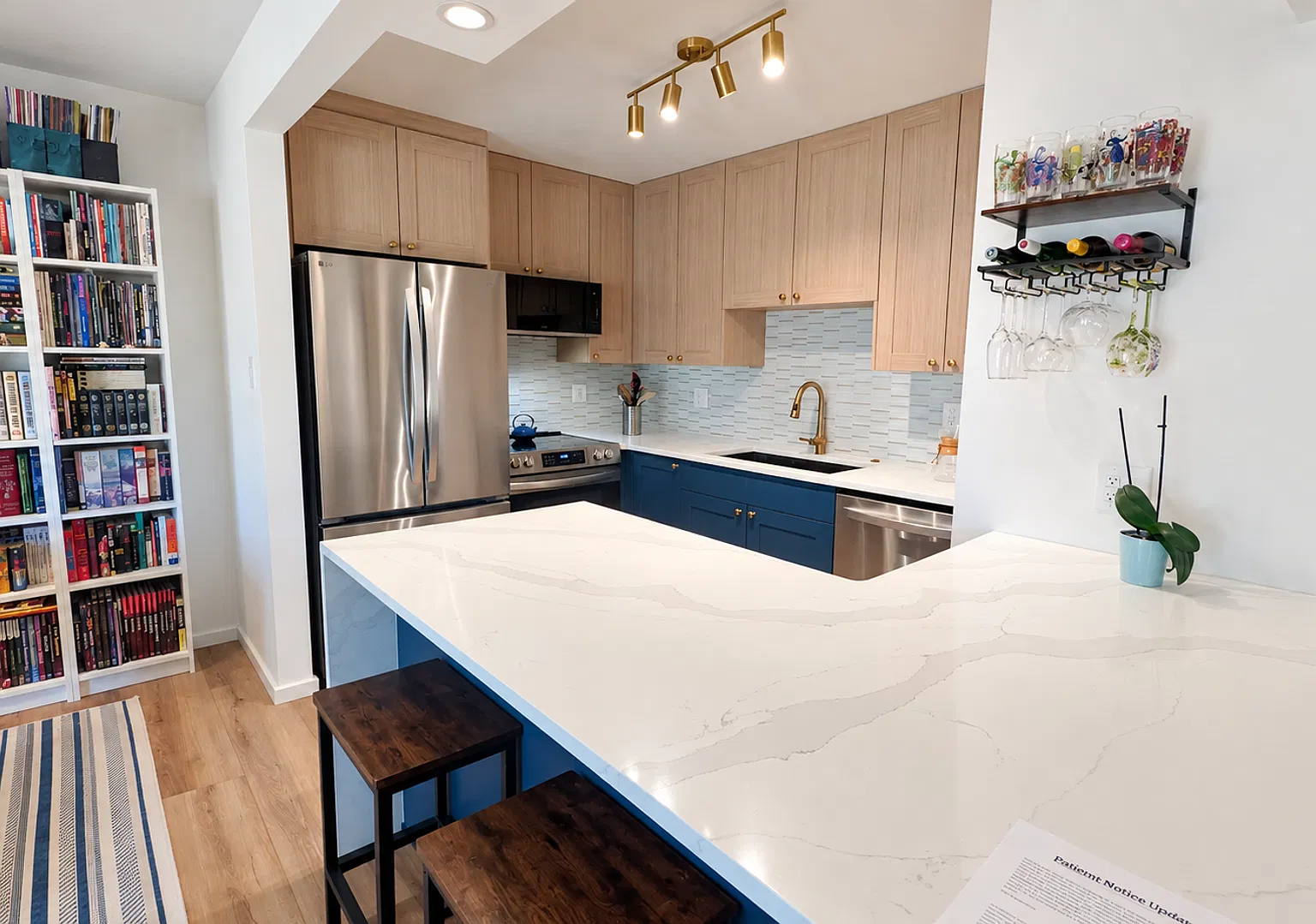 Beautiful, spacious updated Dillon condo, available now! Hot tub! Quick move-in for locals! — Photo 3