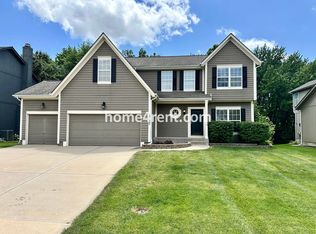 17825 W 160th St, Olathe, KS 66062