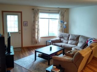9023 Scarlet Globe Dr, Eden Prairie, MN 55347