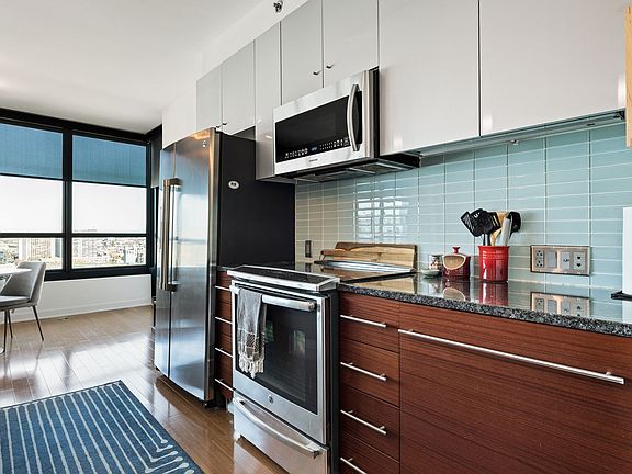 2nd image of 2101 Market St Unit 2401
