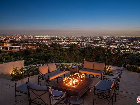 2nd image of 380 Trousdale Pl