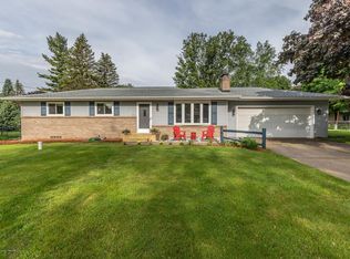 15230 Yorkleigh Dr, Lansing, MI 48906