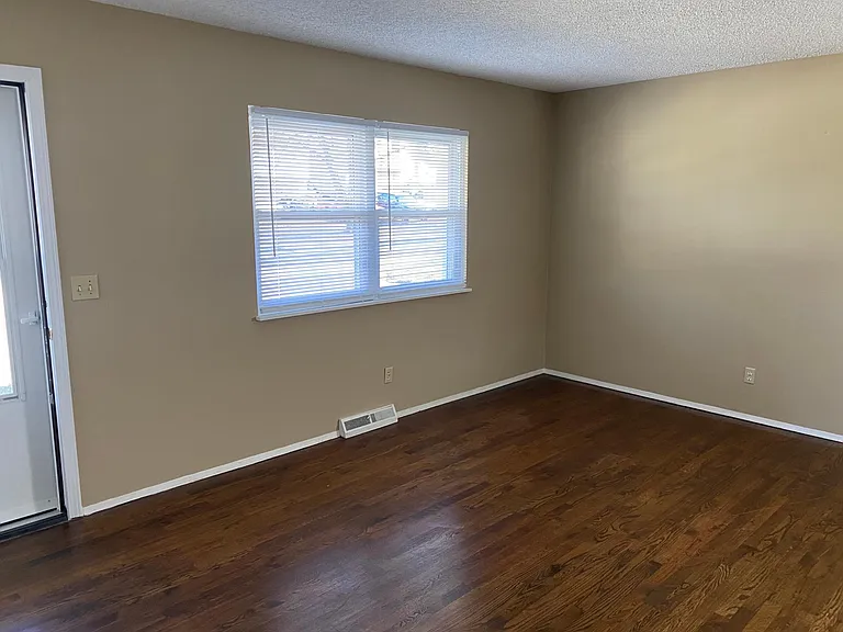 4838 N Manchester Ave — Photo 9