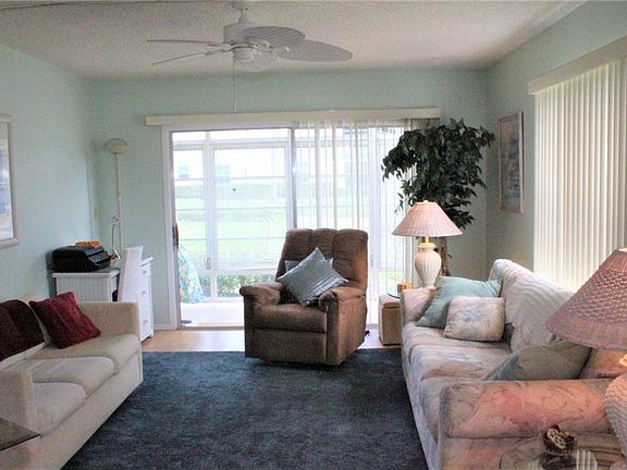 2nd image of 14 Vista Palm Ln