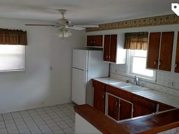2nd image of 2804 N Cowing Park Ln