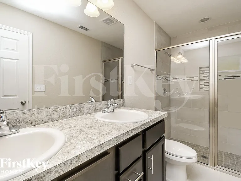 11224 Margarets Landing Pl — Photo 10