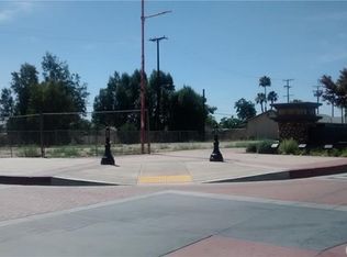 623 S D St, Perris, CA 92570