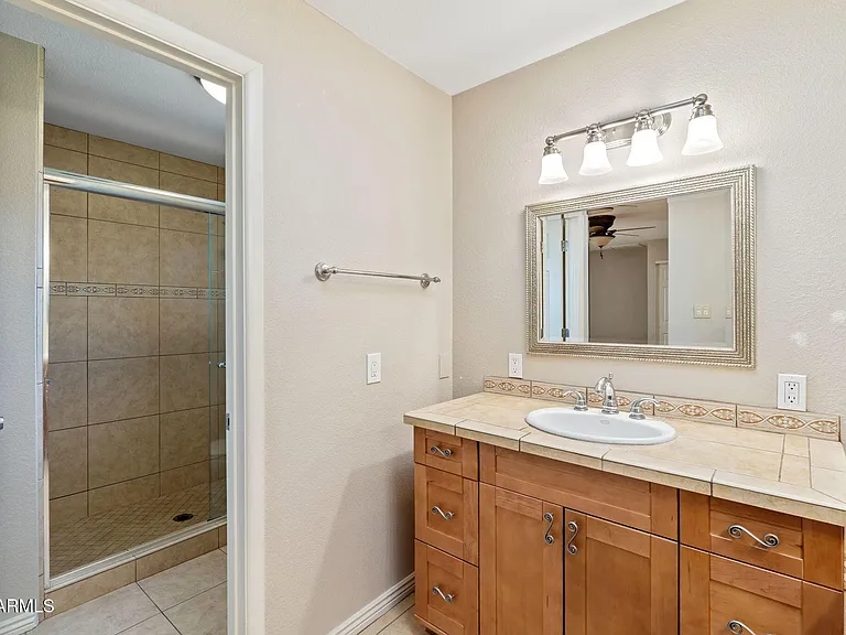 3007 N 84th Pl — Photo 32