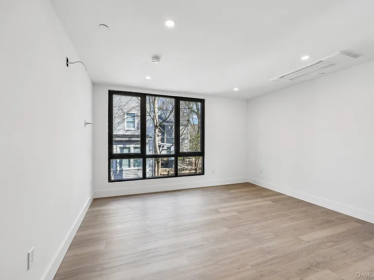 325 Manville Rd #203 — Photo 11