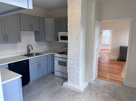 27 Bailey St, Dorchester Center, MA