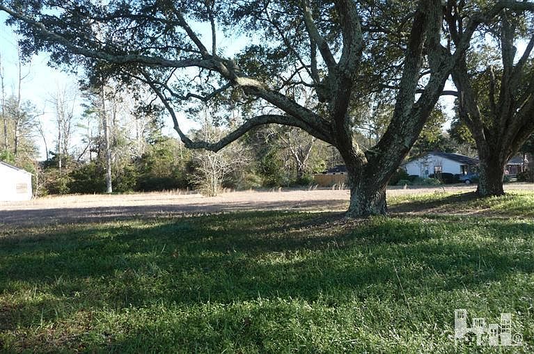 2nd image of 3421 Masonboro Loop Rd