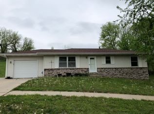 160 Glenbrook Dr, Glenwood, IA 51534