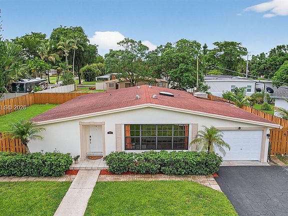 2nd image of 5260 Redwood Ct