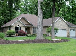 919 Beechwood Dr, Valparaiso, IN 46383