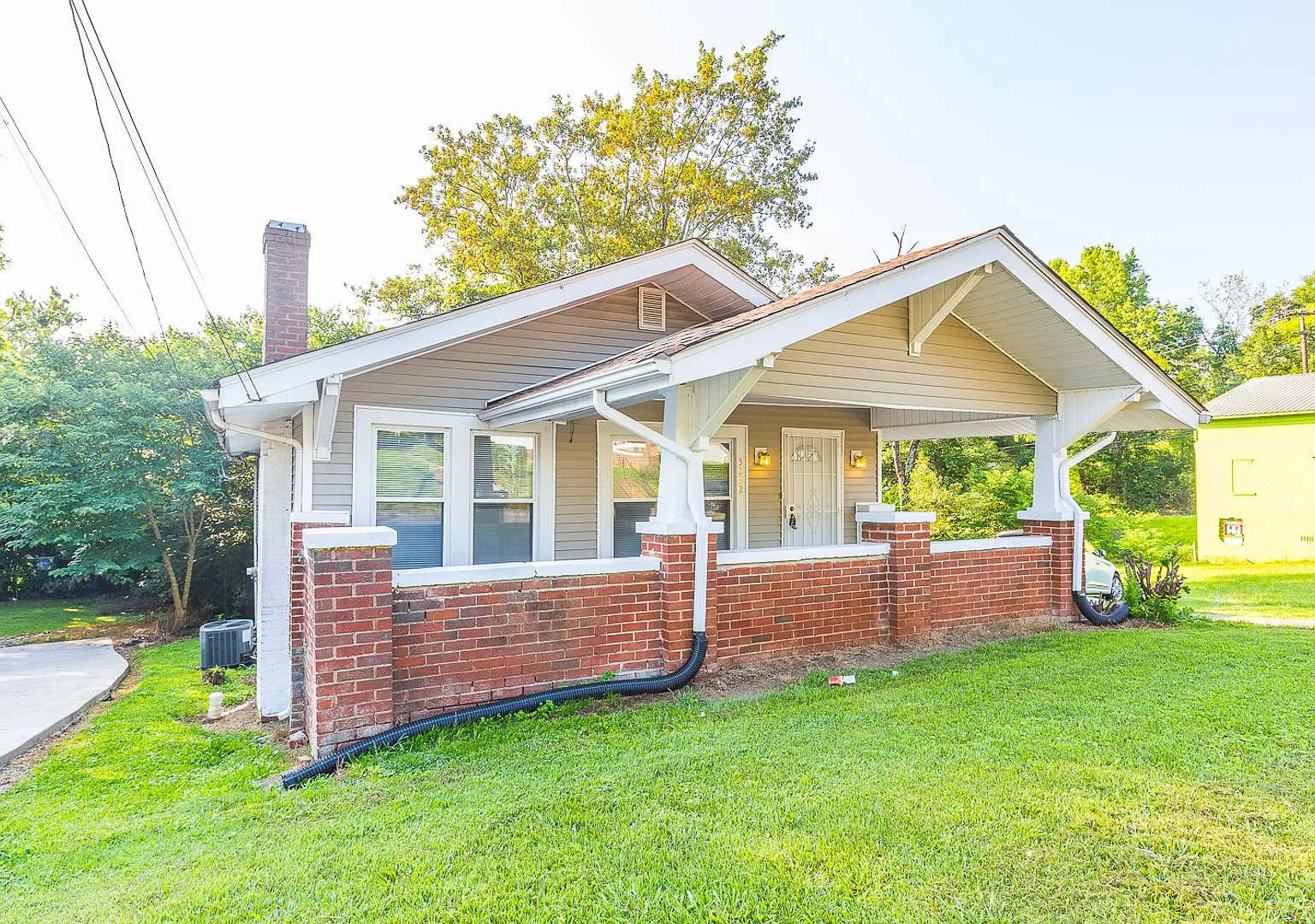 Great 3 bed 2 bath! — Photo 3