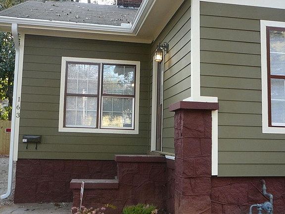 Adorable 1920's renovated classic city bungalow