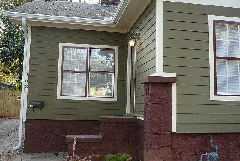 Adorable 1920's renovated classic city bungalow - 163 Moreland Ave SE