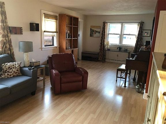 3rd image of 1601 Rockland Ave