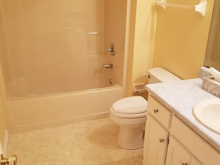 69 Rachel Ave — Photo 16