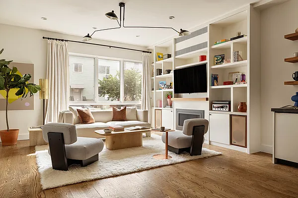1025 Lorimer Street #PARLOR