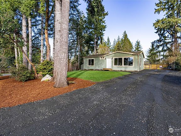 3rd image of 340 E Wood Lane