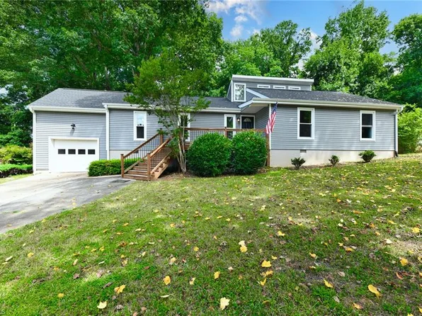7158 Open Hearth Dr, Kernersville, NC 27284