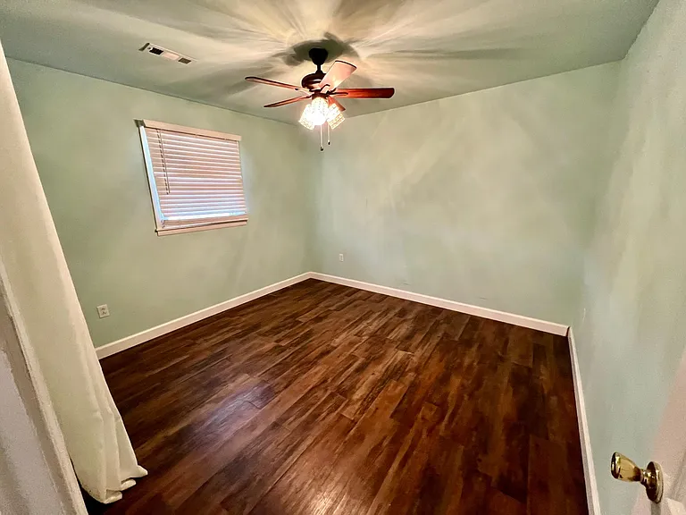 2735 Hawthorne Rd — Photo 7