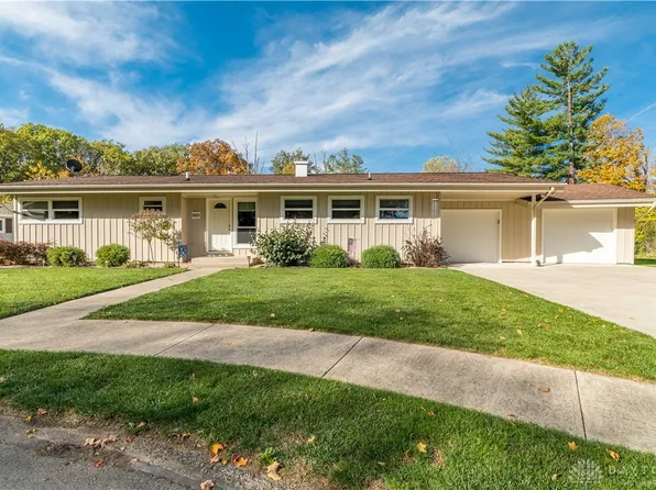 301 Hillcrest Ct, Sidney, OH 45365