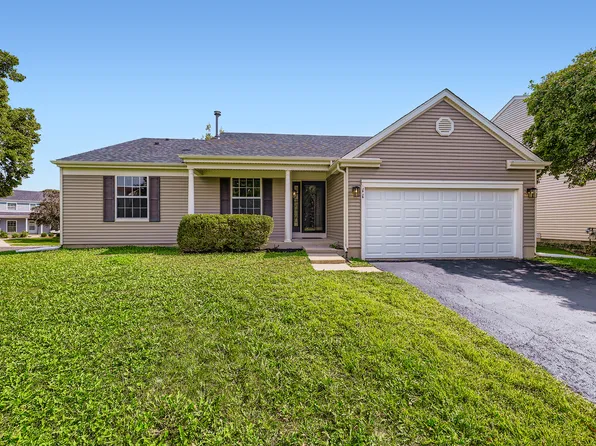 11 Harrison Ln, Streamwood, IL 60107