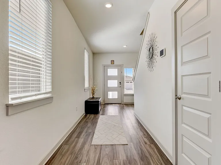 109 Cupreata Ln — Photo 9