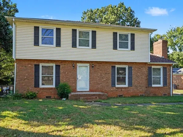 2517 Gum Wood Ct, Matthews, NC 28105